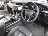 Audi e-tron Image 4
