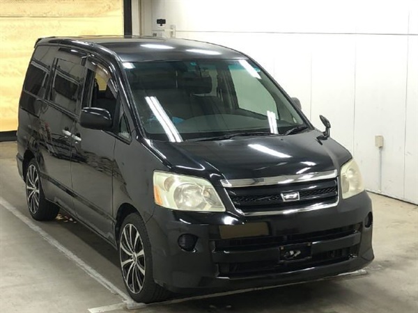 Large image for the Used Toyota NOAH